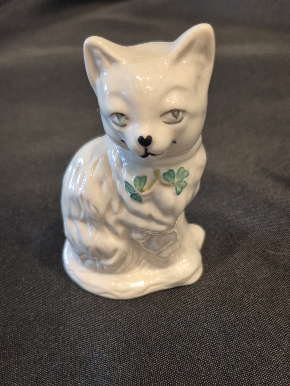 Belleek Quizzacle White Porcelain Cat Figurine with Green Shamrock Blue Mark